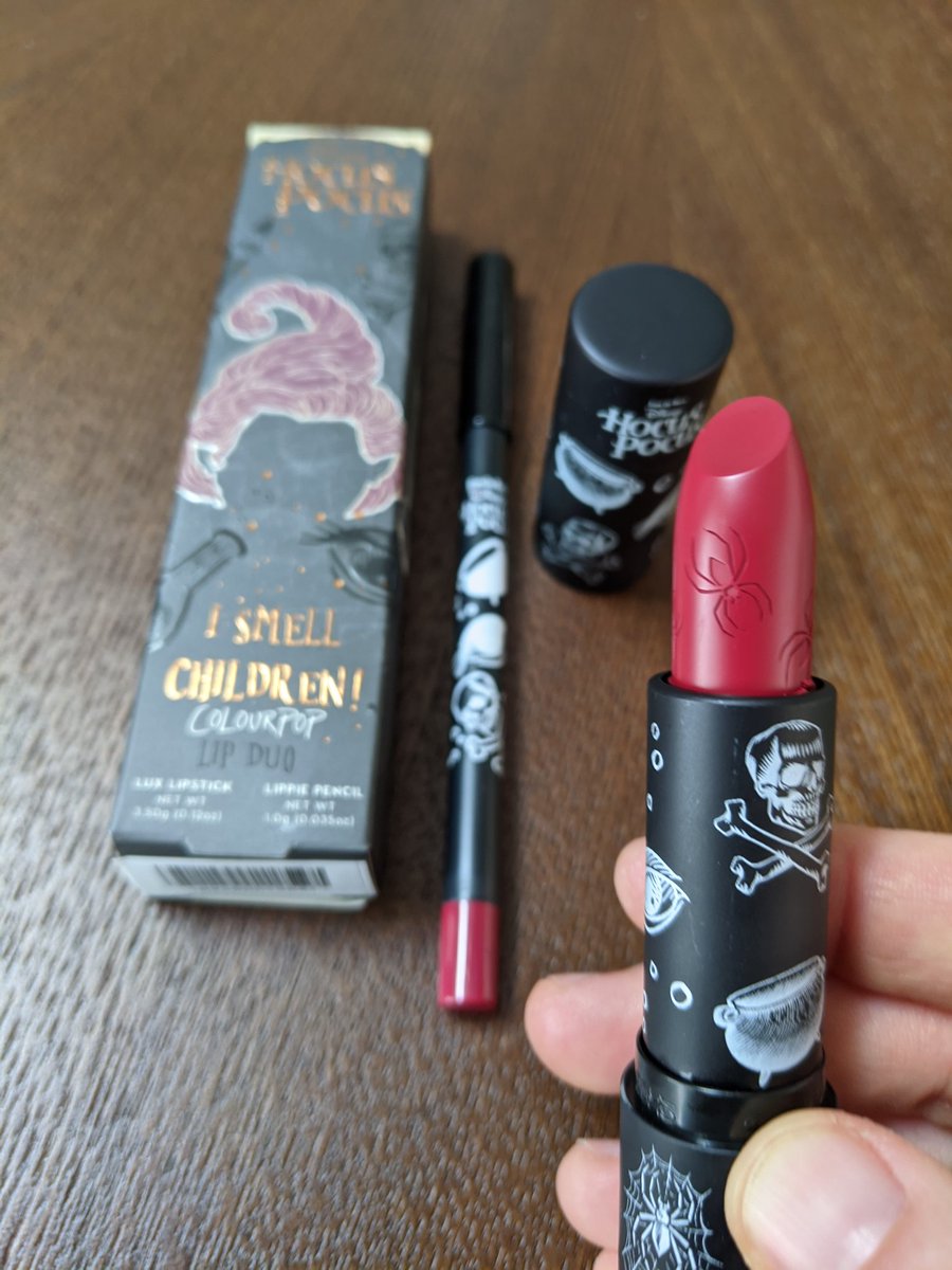 Bearded_Nun's tweet photo. I think this is the only time I've ever waited in line for makeup and I don't regret anything #colourpop #colourpophocuspocus https://t.co/LCEeJ49MEl
