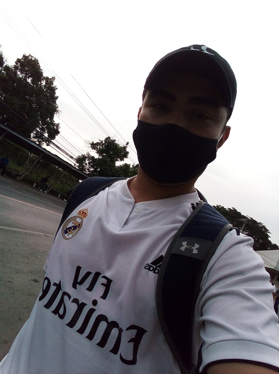 apostadwwe3's tweet photo. @alf_menrdgz22 @jamesdrodriguez mirenlo severo mamaracho este pobre guevon jajajajajjaja  "distes pena" dice el imbecil este jajaja https://t.co/M3yMFTEnQ1