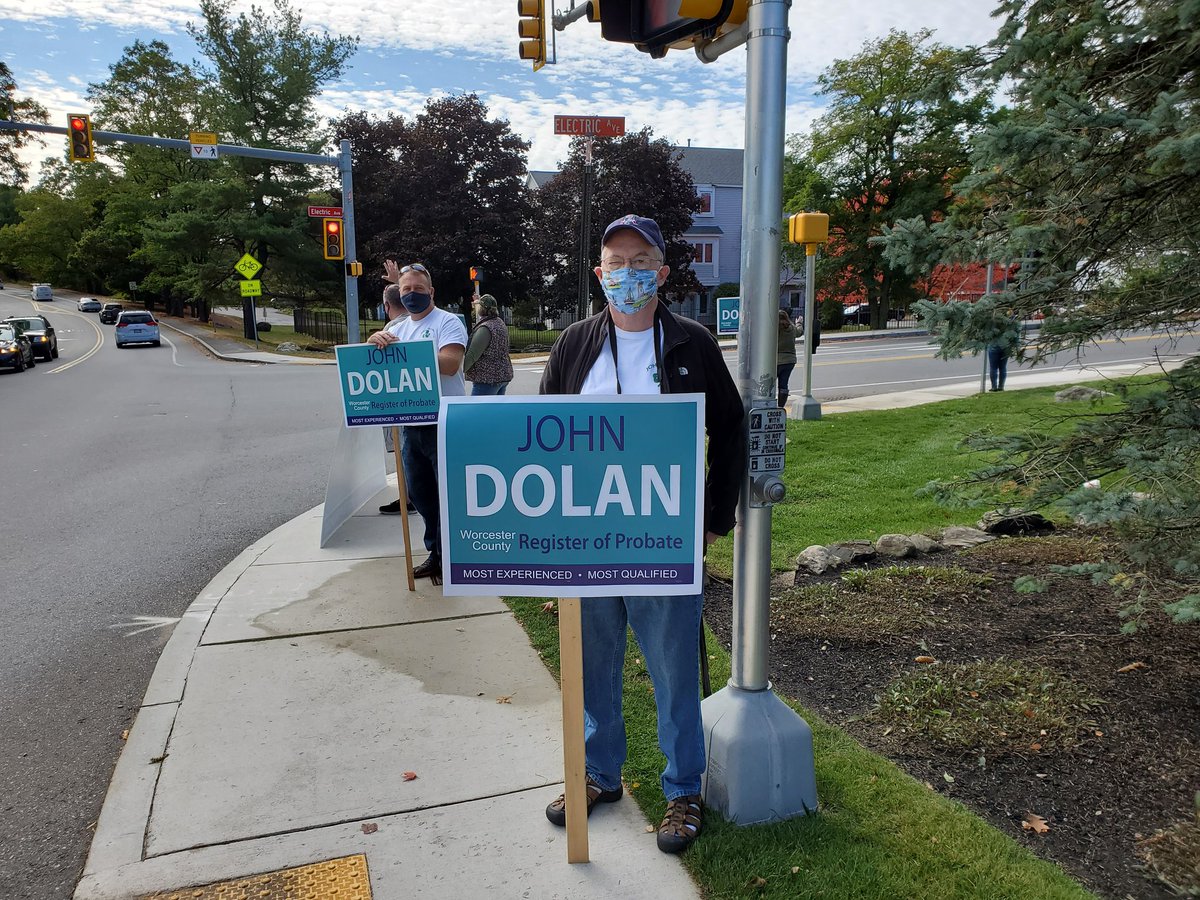 JohnDolan2020's tweet photo. HAVE MASK WILL TRAVEL!  Good morning #FITCHBURG!  John and crew continue to join local supporters at standout! Thanks to loyal volunteers! They make it fun!. https://t.co/ZBCKeTaBor