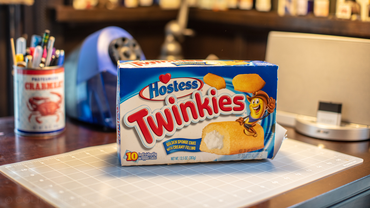 I found a box of  @Hostess_Snacks Twinkies from 2012 in my basement and I thought I'd make a short thread. There were some surprises.