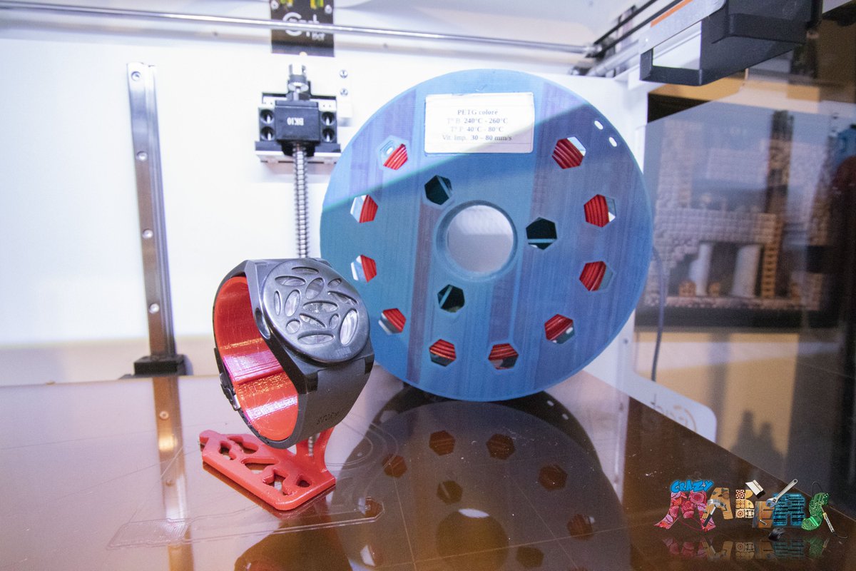 CrazymakersF's tweet photo. Impression d'un support de montre.
Craftunique CraftBot Flow IDEX équipée de son dôme et de portes.
Filament PTEG rouge de chez Awv3D
Design sous(Autodesk Fusion 360
#craftbot #flowidexgeneration #awv3d #3dfilament #montre #CraftUnique #design #PTEG https://t.co/OOqziDwMRh