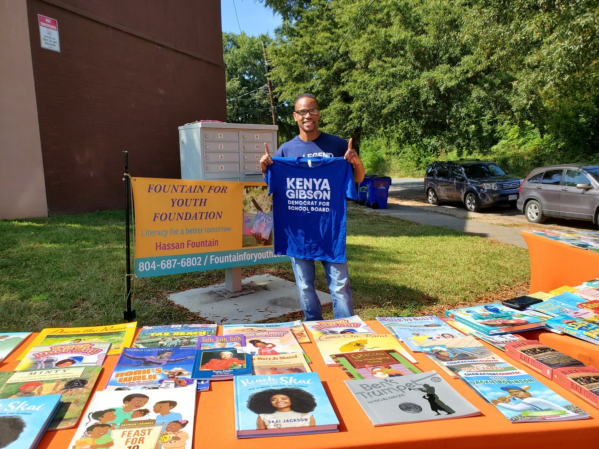 We are out in Gilpin with Hassan Fountain today talking with RPS families and distributing books to kids! We need more funding for school libraries district wide. Many thanks to Hassan for all the work he does to fill those gaps while we fight for the #SchoolsOurStudentsDeserve.