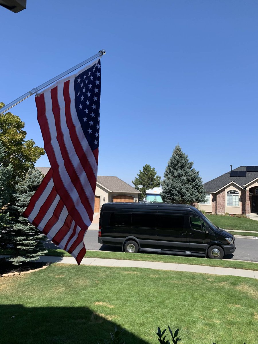VIPLimoSLC's tweet photo. We are ready for your next trip. How about you?
#drivenbetter
#airporttransportation
#viplimousineutah
#beautahful
#partybus
#limo
#vacation
#party https://t.co/KPNXkXJPKK