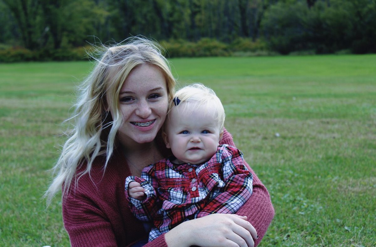 BaileyShriver2's tweet photo. Happy Fall Everyone!! 🍁 https://t.co/AmWz3mXz72