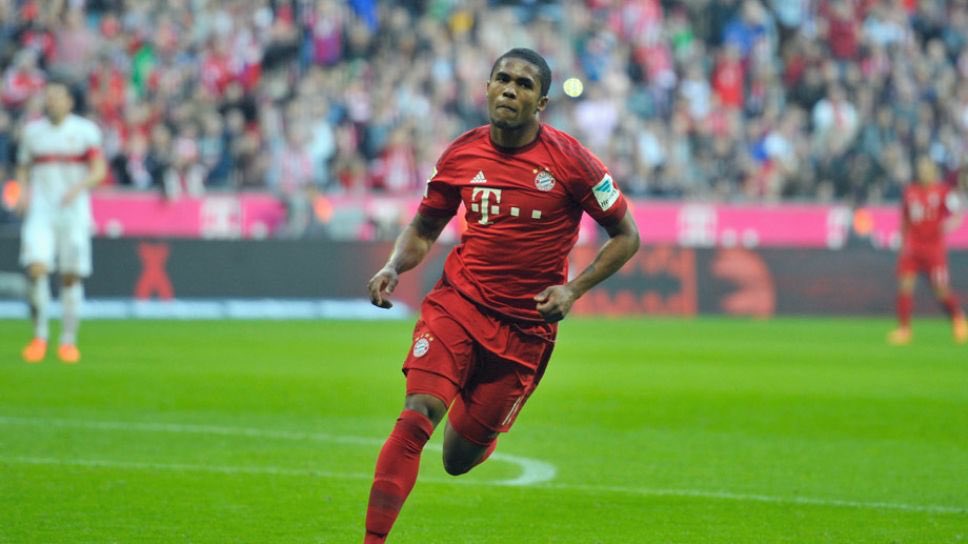 FCBayernTR's tweet photo. ⚫️⚪️Juventus > 🔴⚪️Bayern 

HABER | Douglas Costa’nın sağlık kontrolü için yarın Münih’e gelmesi bekleniyor. Bayern, eski oyuncusunu 1 yıllığına kiralamaya çok yakın. (Kicker) https://t.co/bIO3LLGHdJ
