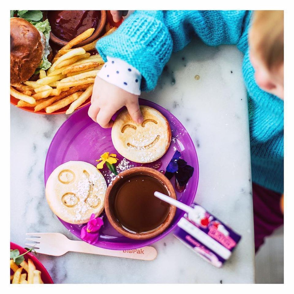 Parks_Australia's tweet photo. Start your #anbg adventure with an energy boost for the kids from #PollenCafe’s BeeDelicious menu. Then visit our #NativeBeeHotel to spot a BlueBandedBee. BlueBandedBees clamp onto flowers &amp;vibrate their bodies causing pollen release-called #BuzzPollination 📷E.Lake @ash.stgeorge https://t.co/nQHrv2zIEp