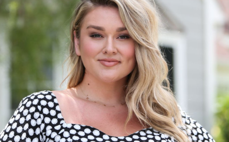 icon_pr's tweet image. Model @HunterMcGrady talks about her favorite quarantine purchases inside @yahoolife. 🛍

Look through her list here ▶️ yahoo.com/lifestyle/mode…

#Yahoo #YahooLife #HunterMcGrady #model #fashion #Quarantine #QuarantineLife #shopping #shop #PR #PublicRelations #ICONPR