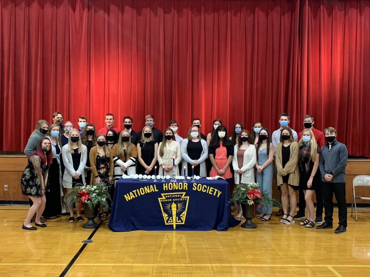 bobby_willms's tweet photo. Congratulations to this year’s NHS inductees!  #WarhawkPride https://t.co/h4tHGWVemN