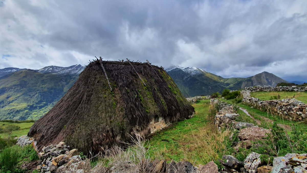 Ponemos fin a otro fin de semana en el #ParqueNatural 🏔️
Aunque pasado por agua y nieve , el tiempo nos ha permitido disfrutar de #Somiedo en todo su esplendor 🦌🐻
.
#ReservaDeLaBiosfera #NaturalPark #Nature #Ecoturismo #Asturias #TurismoAsturias https://t.co/eatXzeh2lr