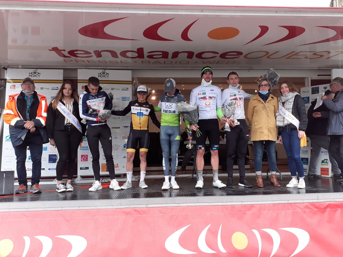 Florentin Lecamus-Lambert a remporté le Grand Prix de Percy-en-Normandie.

Le classement : directvelo.com/actualite/8443…

📸 Moyon Percy Vélo Club