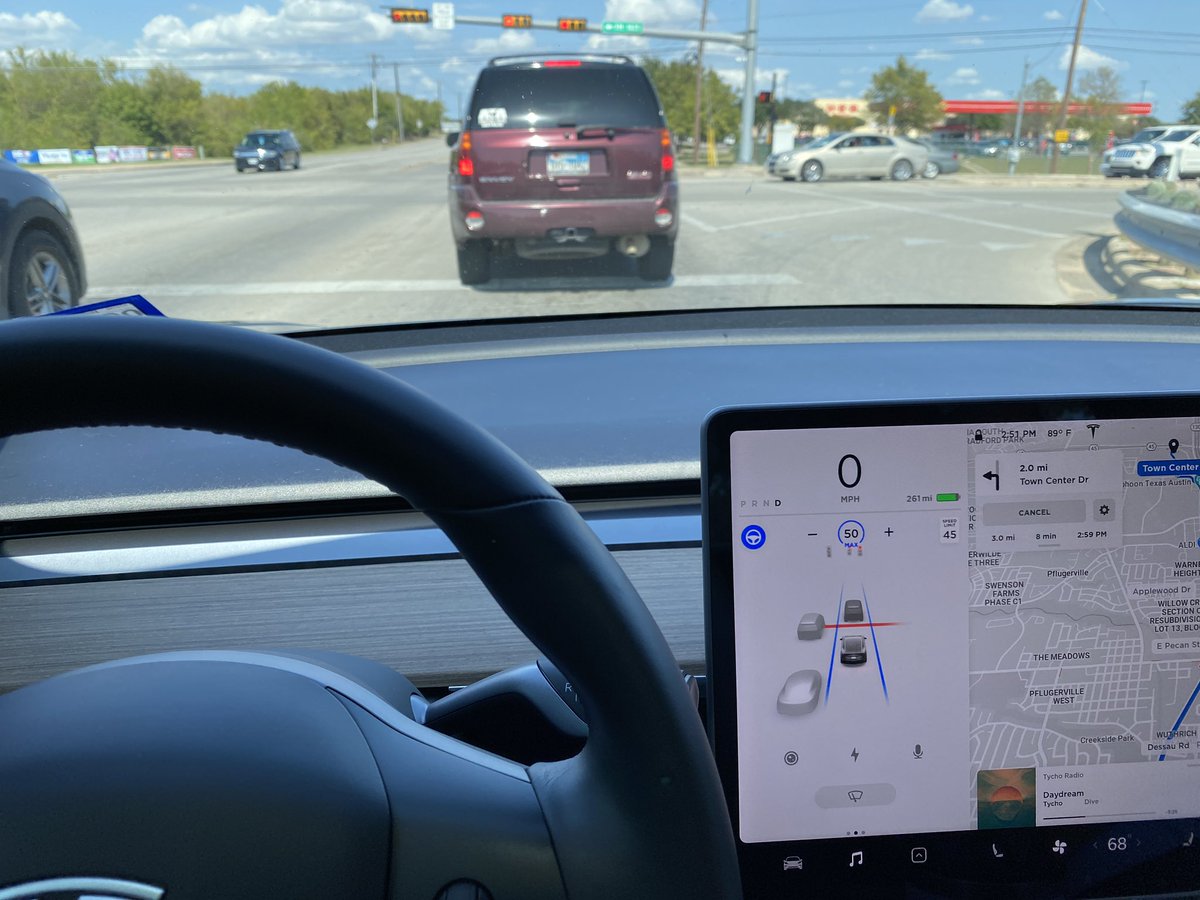 macman222's tweet image. Lol. When #Autopilot knows where to stop at a traffic light vs #Humanpilot.