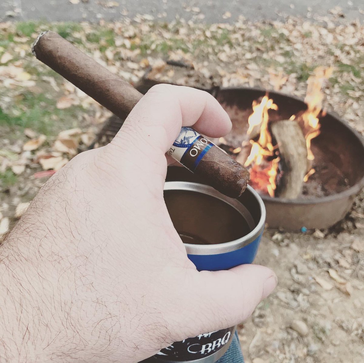 pubappetizers's tweet photo. Happy Sunday all! #ruizing #foreverruizing #pinkiesout #perdomocigars #westcorkirishwhiskey https://t.co/UWJaq4wdH9