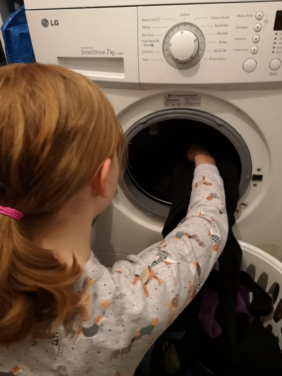 CarolOs03561954's tweet photo. @PATCarletonHigh Caitlin (7CSI) doing her random act of kindness and putting a load of washing in. The coffee was lovely. https://t.co/QrfdLy8tKN