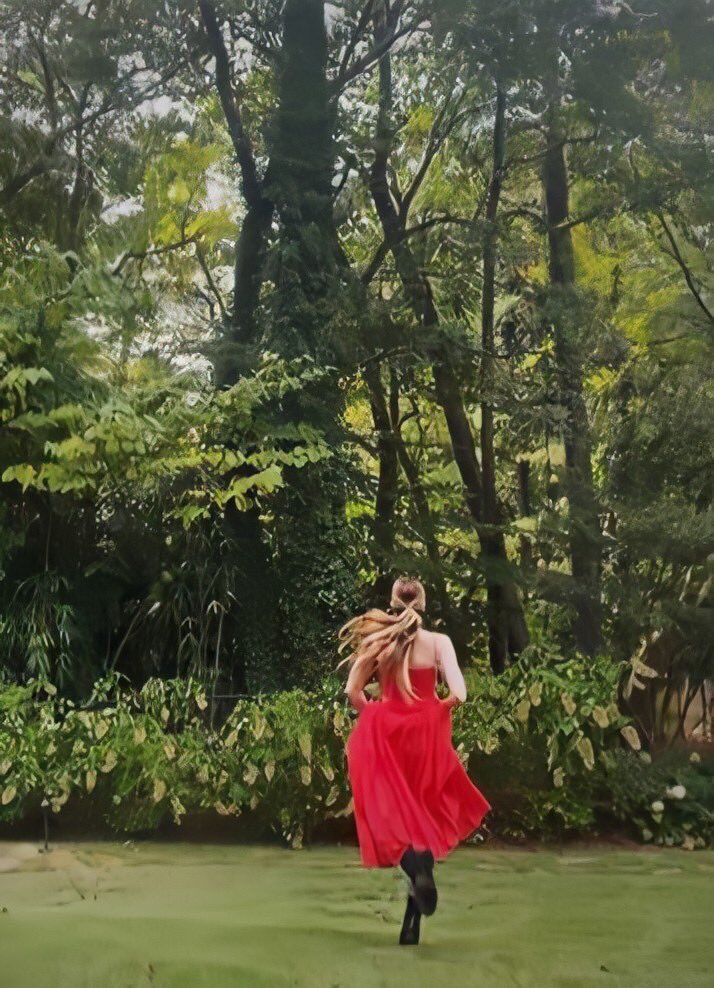 UpdatesGillies's tweet photo. ✨✨✨✨✨✨✨✨ https://t.co/SMpbY9LLTn