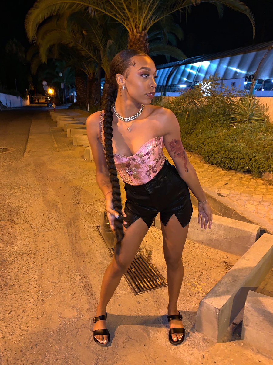 alanamariaxo's tweet image. pick ya fighter