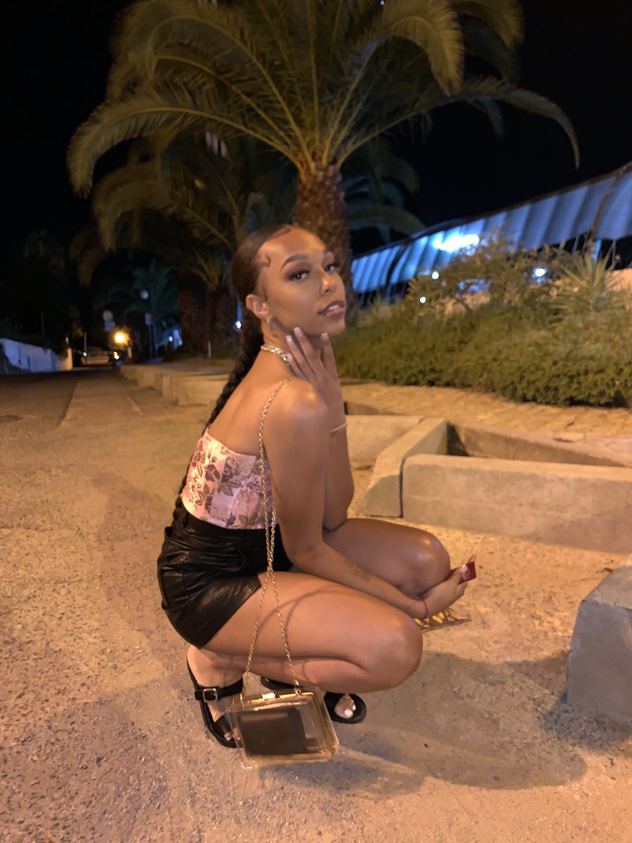 alanamariaxo's tweet image. pick ya fighter