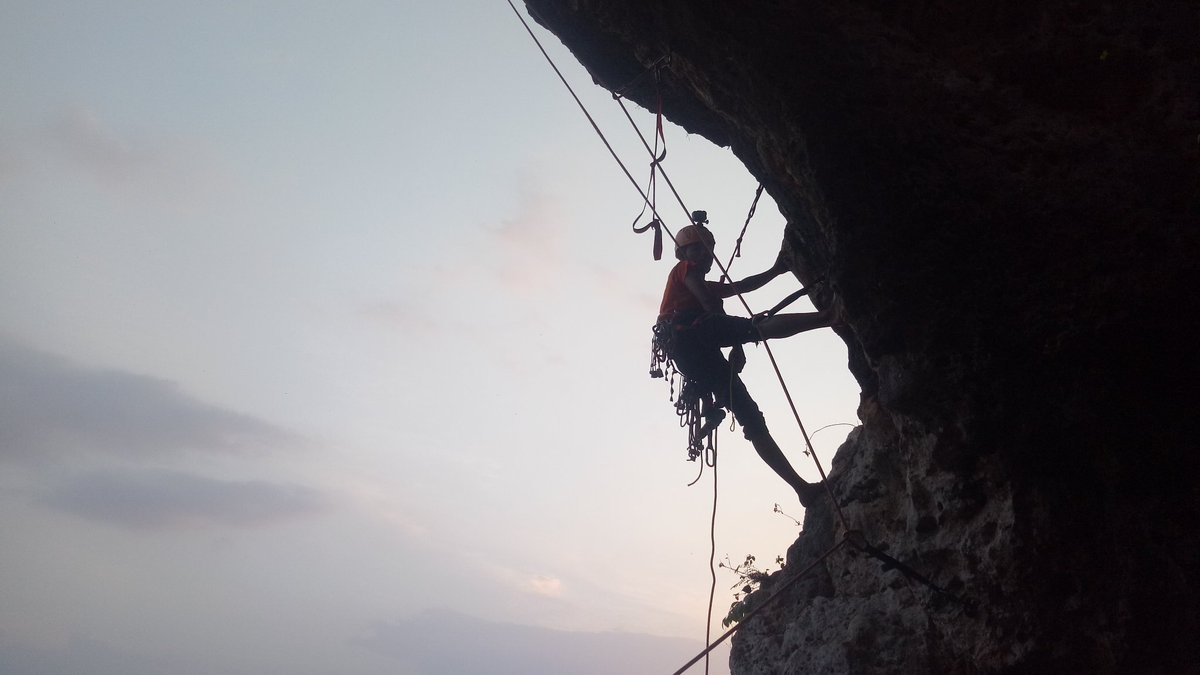 smart_outbound1's tweet image. Tak ada petualang yang terlatih, yang ada hanyalah petualang yang selalu berlatih.

#smartteam #smartoutbound #smartoutboundindonesia #outboundtubanjatim #outboundjatim