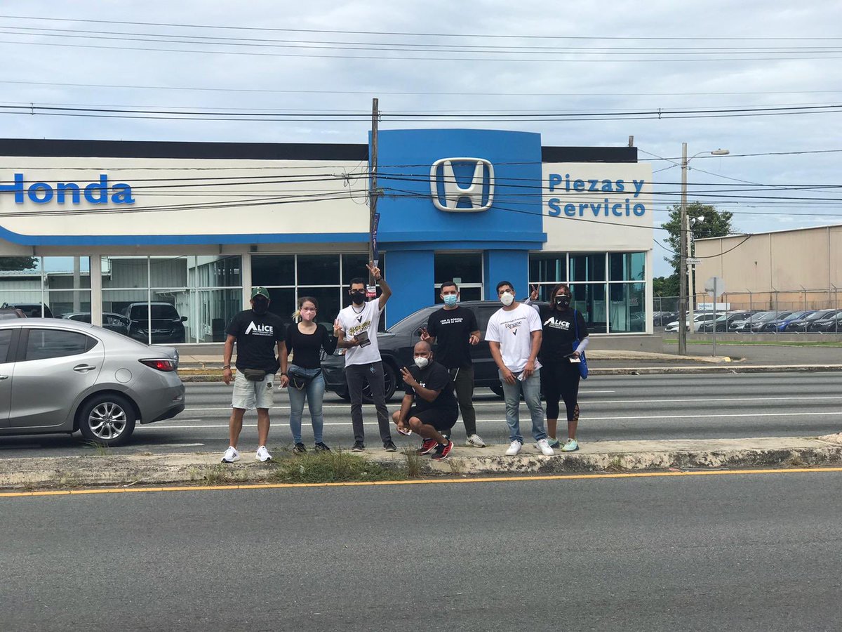 AliceGPerez's tweet photo. Carro a carro para continuar cerca de nuestra gente. Seguimos haciendo disponible nuestra candidatura al país. 

Equipo de Grandes Ligas: Manuel Alonso 2020 Reginald L Smith Jr. Daniel Lugo Distrito 38 Tiffany Rohena y esta servidora Alice Pérez Fernández.

#AliceSenadora https://t.co/QpzItCmRjs