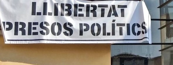 Al Ple del 30 de set. es va aprovar per 12 vots la MOCIÓ presentada per "Junts per Sant Feliu de Codines", de rebuig a la decisió del Tribunal Suprem d’inhabilitar -per no treure del balcó, una pancarta com la de la foto- al President de la Generalitat, Quim Torra.