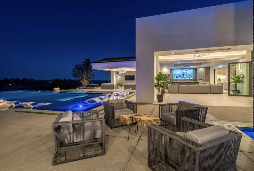 Decoorpic's tweet image. جولة في قصر فاخر من طابق واحد ..
للمزيد من الصور : instagram.com/decoorpic/