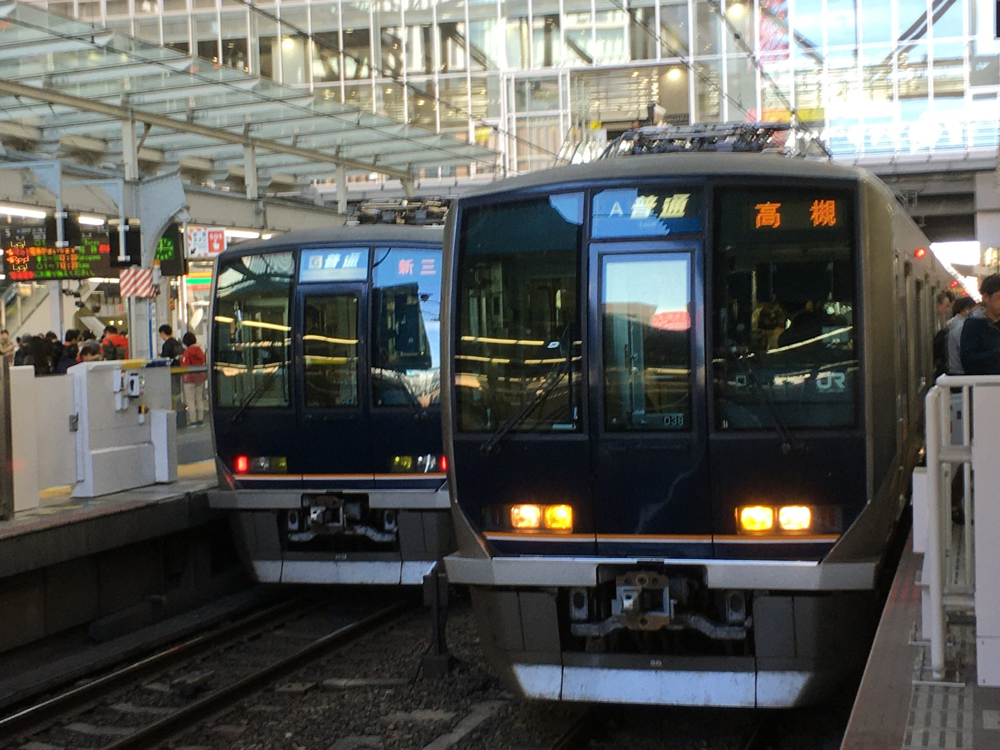 画像 7時27分頃 Jr京都線摂津富田 Jr総持寺駅間で人身事故が発生したため京都 大阪駅間で運転を見合わせています 運転再開は8時30分頃の見込みです まとめダネ