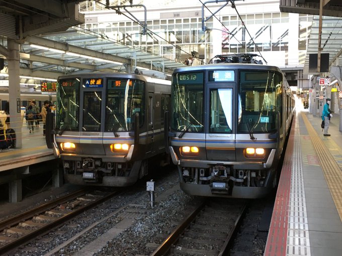人身事故 Jr京都線 総持寺 摂津富田駅間で人身事故 1時間も見合わせとかやばい 現地の画像や動画まとめ まとめダネ