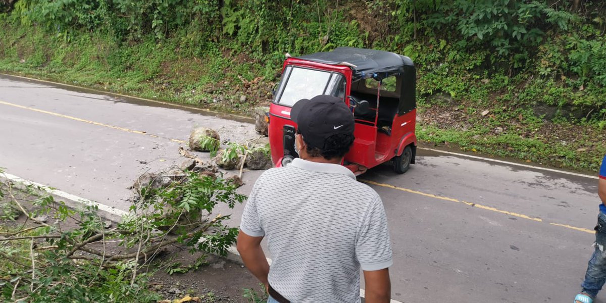 #Morazan En horas de la tarde Mototaxistas bloquearon las entradas del municipio de Corinto, en protesta por el decomiso de sus unidades.

Se conoció que la protesta duró unos cuantos minutos ya que elementos de la STO llegaron al lugar para poner habilitar el paso.