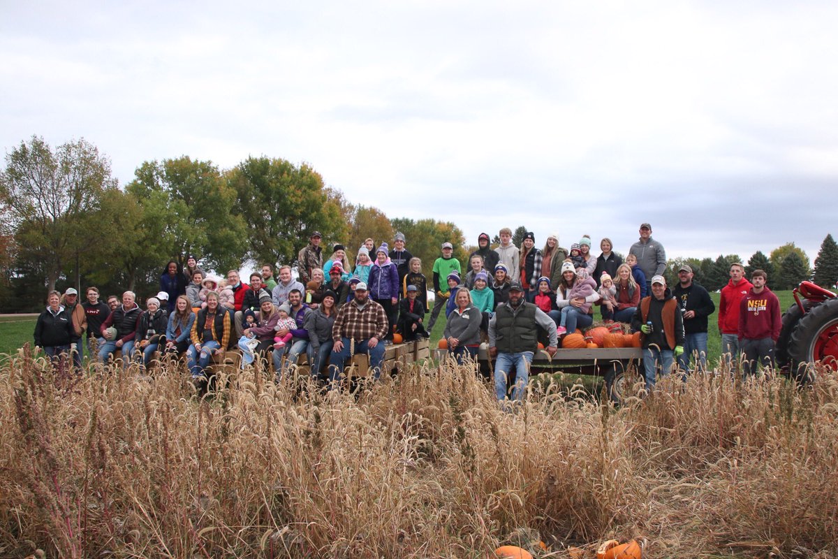 Well when you have a few hundred pumpkins to harvest you call in the Troops and have a party! Thanks to all for helping! #harvest2020