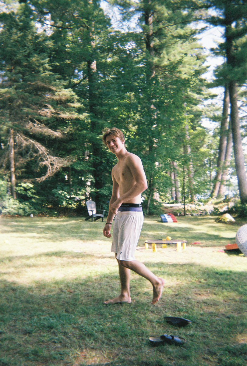BeautifulDispos's tweet photo. By #VickyHughes 
#Raymond #Maine
August #2018 
#BeautifulDisposable #disposablecamera #35mm #film https://t.co/QL72ZFRQ66