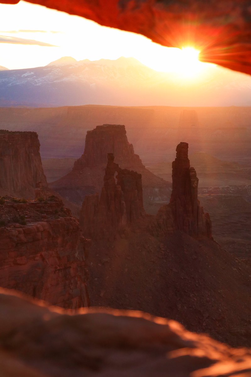 StephenGoodier's tweet image. Got a few new photography people following me. Super cool. Figured I’d introduce myself a bit.

I’m Stephen. A Canadian/American dude living in Colorado. Love traveling hiking, and photography. I’m a construction worker during the week and do photography for fun on weekends.