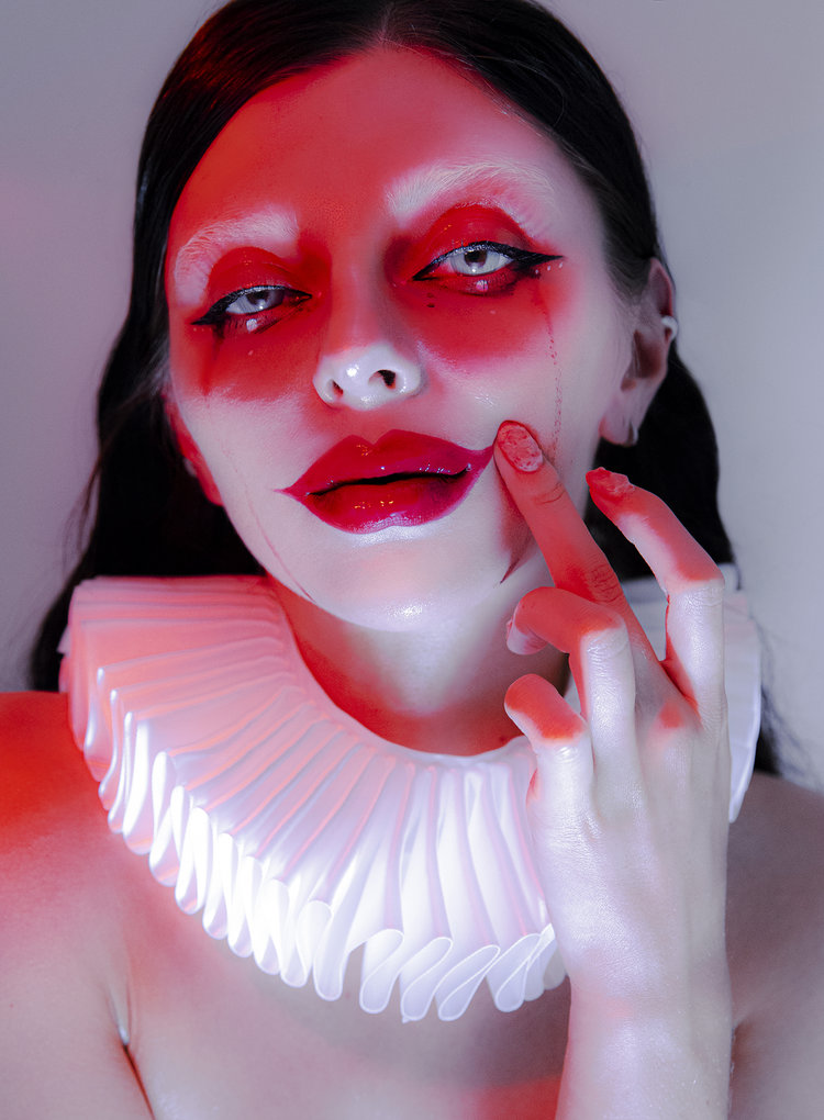 cyberglittter's tweet photo. self-portraits by yulia shur https://t.co/2DTKaXJMFp