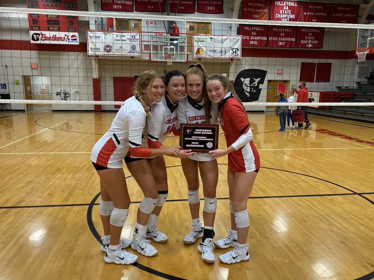 beechmcebzg's tweet photo. Con tourney champs!!! https://t.co/3OluXRmhhs
