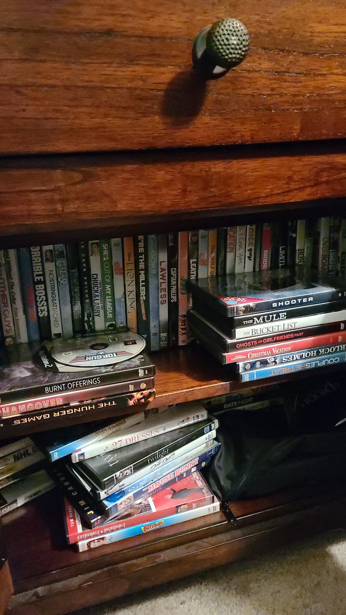 Movie Night + Sunday relaxing for #selfcareoctober <a href="/RRHS_Riders/">Red River High School</a> #bingo