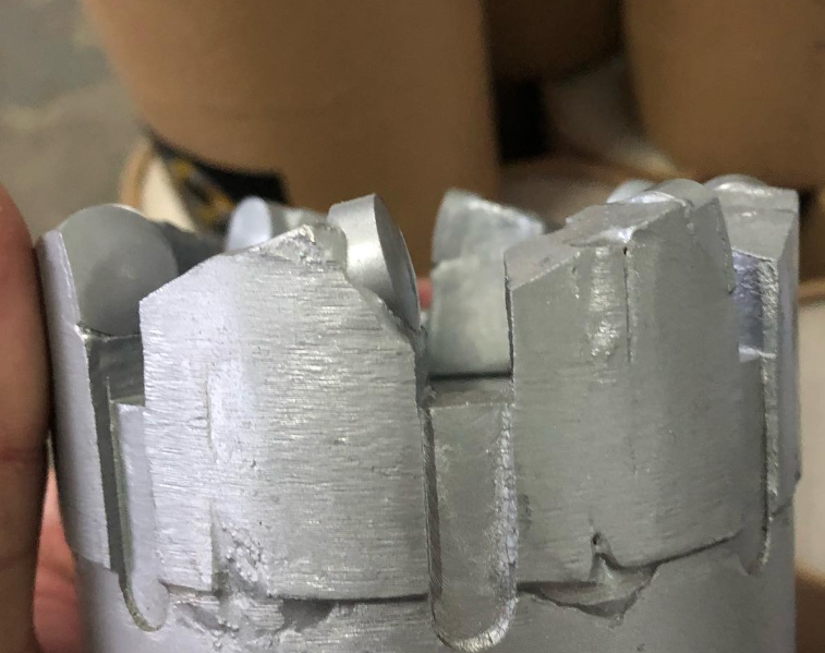 DepositStock's tweet photo. PDC Bits &amp; ТС Bits for sale
Brocas para perfuração tipo PDC e TC
#bit #brocadediamante #CL #diamondbit #diamondtool #Drill #drillbit #drilltool #equipamento #equipment #HQ #NQ #PQ https://t.co/JQxJGgT07c