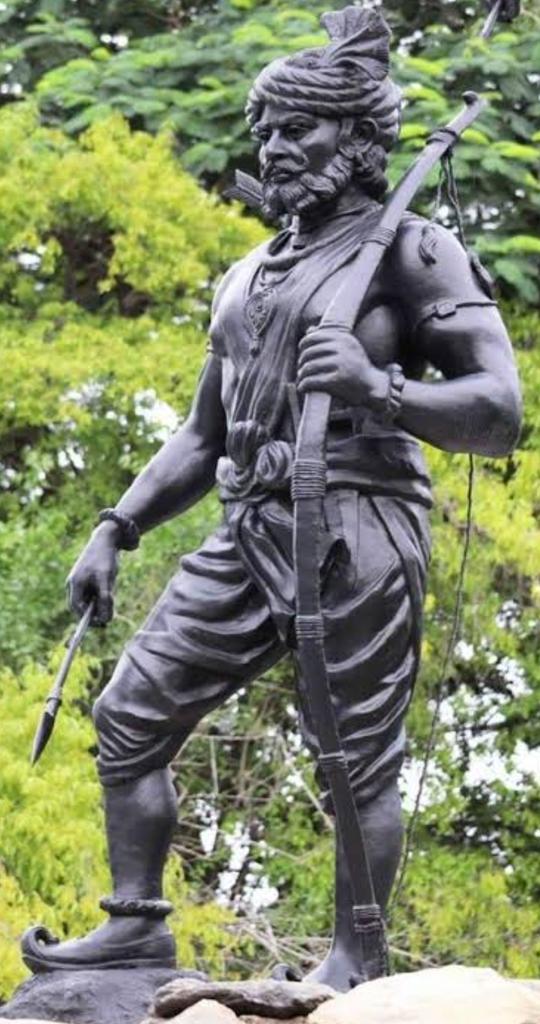 हल्दीघाटी युद्ध गाथा के संघटक, भोमट के राजा, गुरिल्ला युद्ध प्रणाली के निपुण, महाराणा प्रताप के साथ मेवाड़ की रक्षा के लिए तत्पर रहने वाले वीर शिरोमणि राणा पूंजा भील जी की जयंती पर कोटिशः नमन।
#राणा_पुंजा_भील 
<a href="/IndigenousTark/">Tark_indigenous</a> <a href="/Yashhhchaudhari/">Yasħ Cħaudħari</a> <a href="/vissu_deshmukh/">Vishal Deshmukh ( Masala Maggi )</a> @ANKITKU30111998