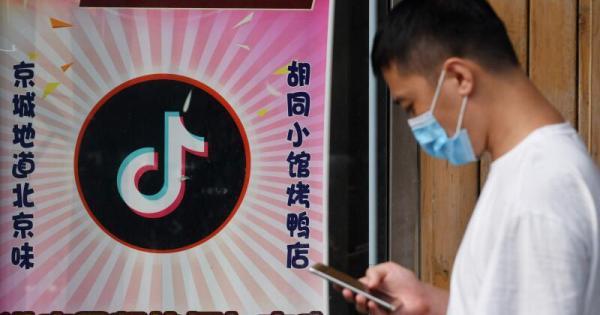 Mills على تويتر 这是facebook强推给我的美国之音 选择屏蔽隐藏照样推送 这就是美国可以干的事情 别人不能干 Mills على تويتر 这是facebook强推给我的美国之音 选择屏蔽隐藏照样推送 这就是美国可以干的事情 别人不能干