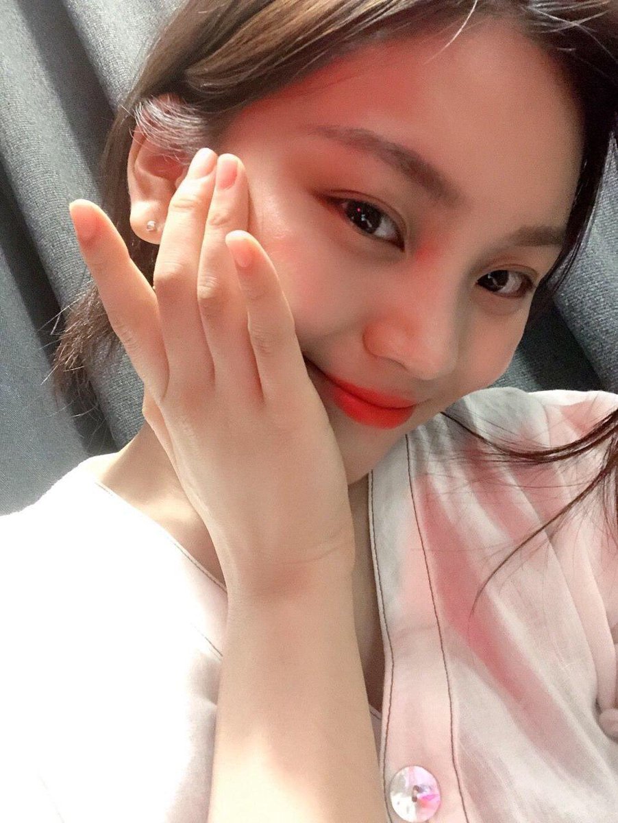 umcissi's tweet photo. Morning everyone 🌼 https://t.co/LNLJ9WfTQM