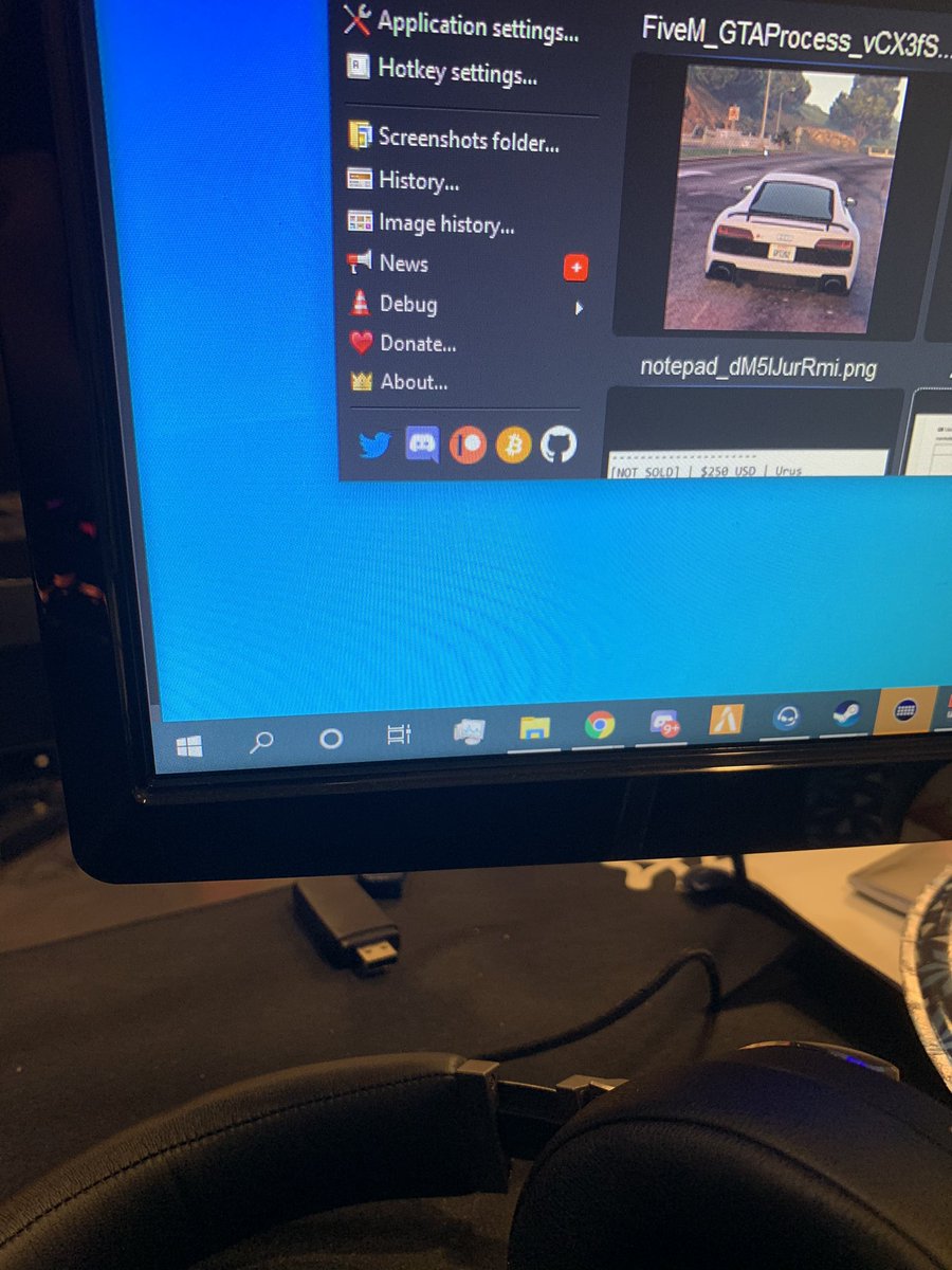 HunterRawr_'s tweet photo. @realRubenSim hello, hunter here. After almost two years, I finally cleaned my monitor. Thank you. https://t.co/J6TZL7JjXH