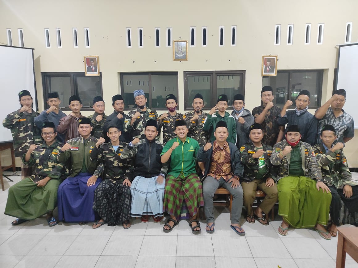 Acara Rijalul Ansor dan Kosolidasi Ranting. PR GP Ansor Desa Cilongok dan Satkorkel Desa Cilongok tadi malam (4/10/2020) Bersama Sahabat Ischakul Chasan,S.Pdl (Ketua PAC GP Ansor Kecamatan Cilongok)
