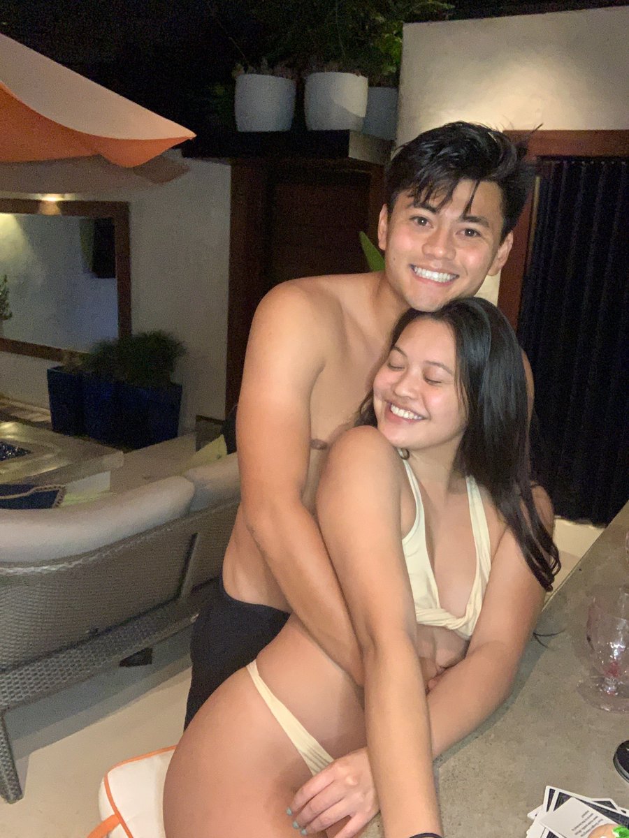 CammyGacayan's tweet photo. My oovoo crush 👩‍❤️‍💋‍👨 @reaannaagee https://t.co/DEbDWOVi4h