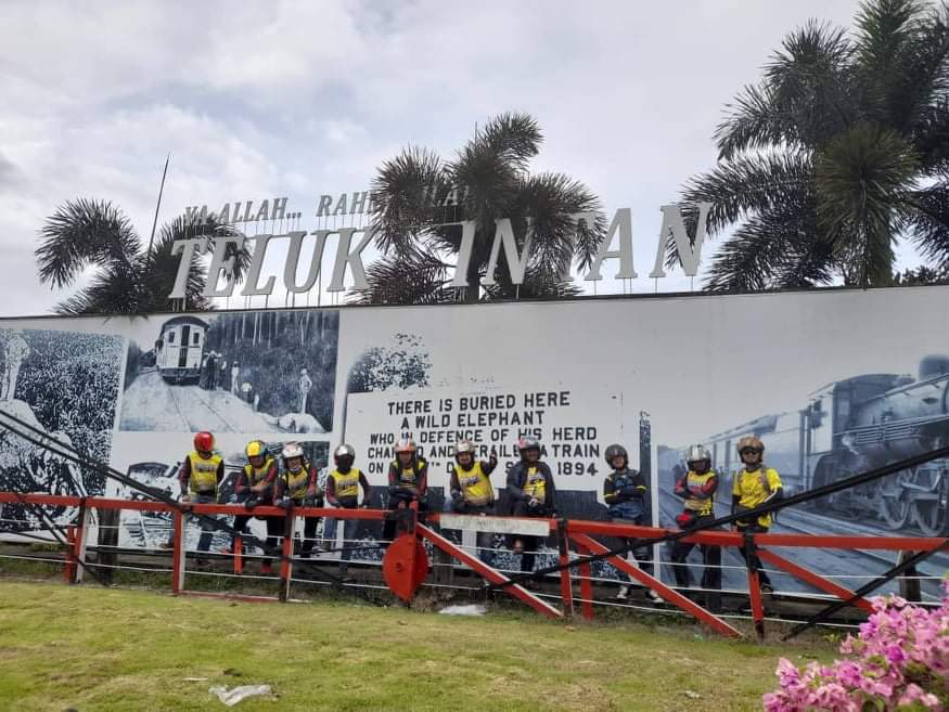 TelukIntanTrail's tweet photo. Pada hujung minggu yang lalu, kumpulan rider Perak Man V2 dari Lembah Klang telah berkunjung ke Teluk Intan dan menjejaki tapak warisan yang ada disini.

#TravelPerakLah
#tourismmalaysia
#tourismperak
#telukintanheritagetrail
#jejakwarisantelukintan
#telukintan https://t.co/vNWYEl5wRD