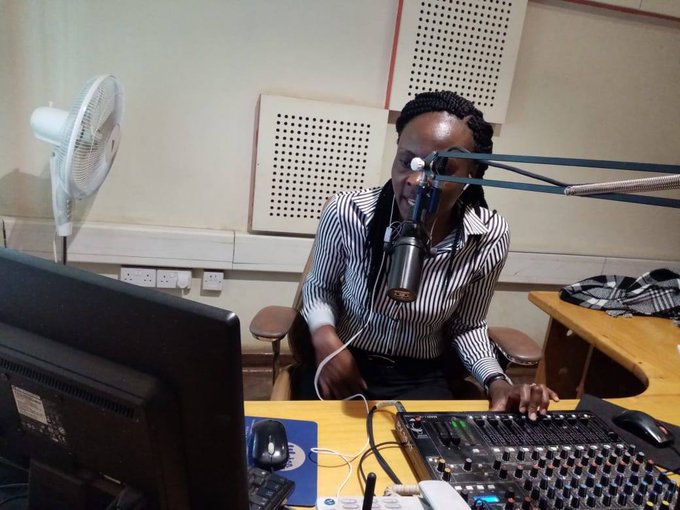 Hofu ya maisha ikikutana na Bwana ina fungwa kinywa na tunashinda. Shikamoo wa maharabaa swahiba, karibu tuabiri meli ya #MixedFlavors. Swali la biblia:Yesu alisema nini kutuliza dhoruba kwenye ziwa?
sms line : 0110089270 
Twitter   : <a href="/BHusema/">Biblia Husema 96.7fm</a>     
                @NdengaDynah