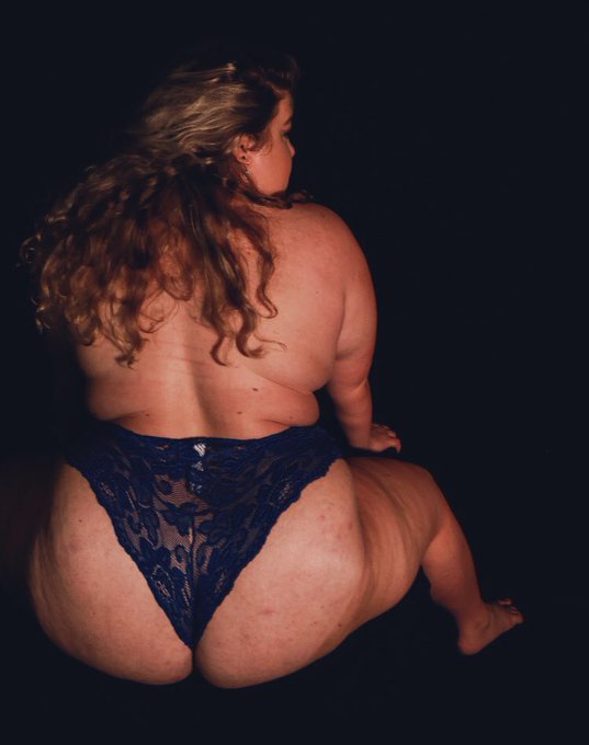 Cum and find me.   🍑Pornhub &mdash; search Evelynnnho   🐳Instagram &mdash; TheEvelynnnho  💋Prem Snapchat &mdash; Evelynnnho