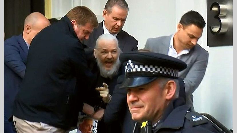 Oliver Stone tweet media