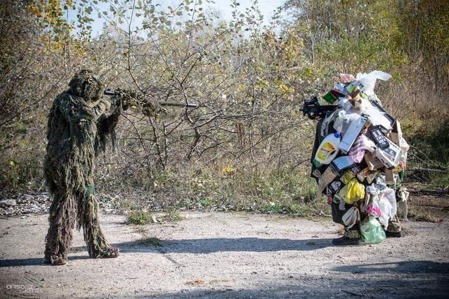 Военный бомж. Urban Ghillie Suit. Мусорный камуфляж.