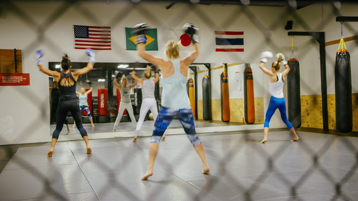 annafrosty's tweet image. A runners dream day! October 11th in Dunedin. Three Peaks Mountain Race followed by the @trailsinmotion film at the @RialtoCinemas Lots of spot prizes, inspiration and motivation! See you there.