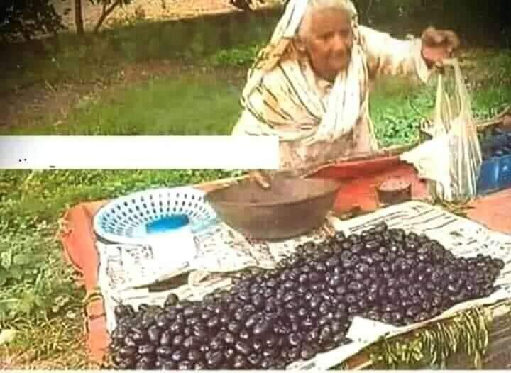 rspathania's tweet image. कुछ चीजें बेवजह खरीद लिया करें,
क्योंकि कुछ लोग भीख नहीं मांगते)l