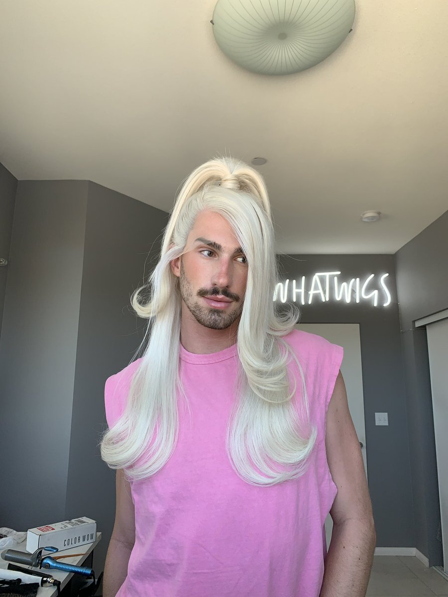 whatwig's tweet photo. Blonde vs. dark 🤪 https://t.co/gzrYPmA645