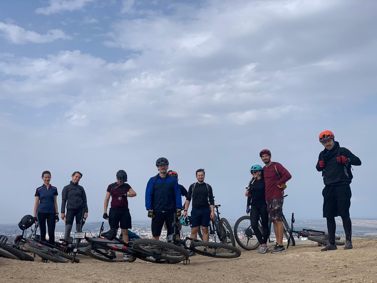 A wonderful #fall day with our #Jooyridez #bikers #eating #local and #healthy #food #JooyridezExperiences #Experiences #MTB #Romania #ebike #biking #guidedtours