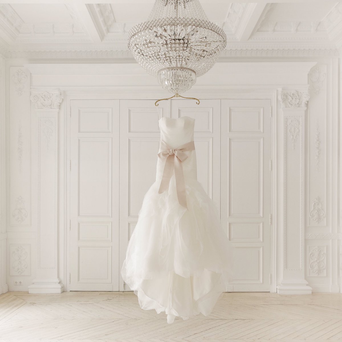 SabatoEvents's tweet image. A smaller wedding does not necessarily mean a smaller dress! @tatlerweddings predict 2021 will see added extravagance with bigger, more lavish gowns.Brides are compromising on many things at the moment, but a dramatic dress with the wow factor is not one of them! #2021bride